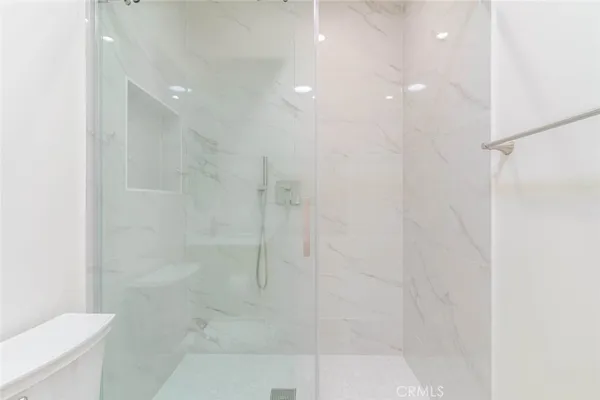 $4,000 | 7570 Chaminade Avenue, Canoga Park, CA 91304