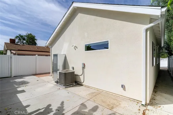 $4,000 | 7570 Chaminade Avenue, Canoga Park, CA 91304