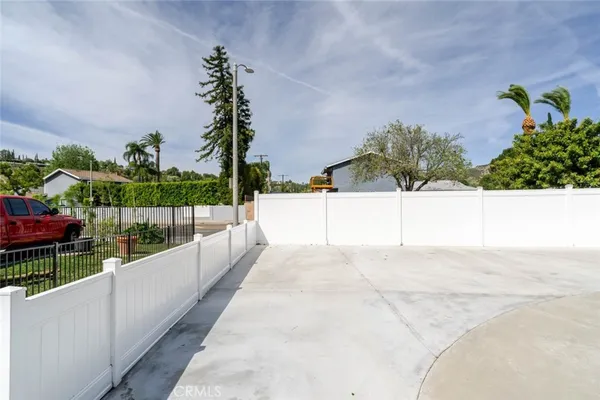 $4,000 | 7570 Chaminade Avenue, Canoga Park, CA 91304