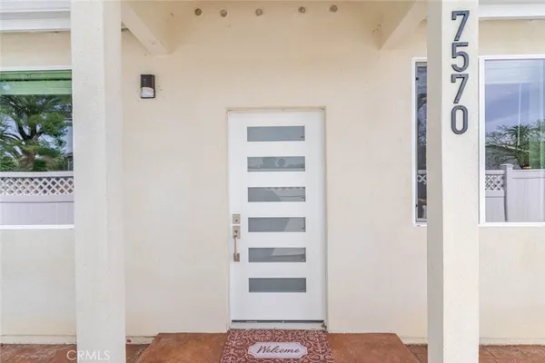 $4,000 | 7570 Chaminade Avenue, Canoga Park, CA 91304