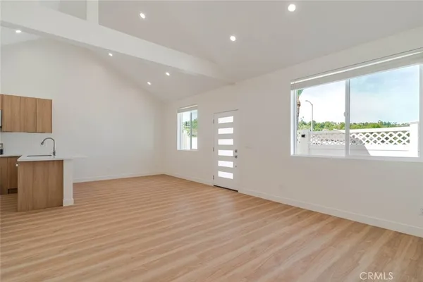 $4,000 | 7570 Chaminade Avenue, Canoga Park, CA 91304