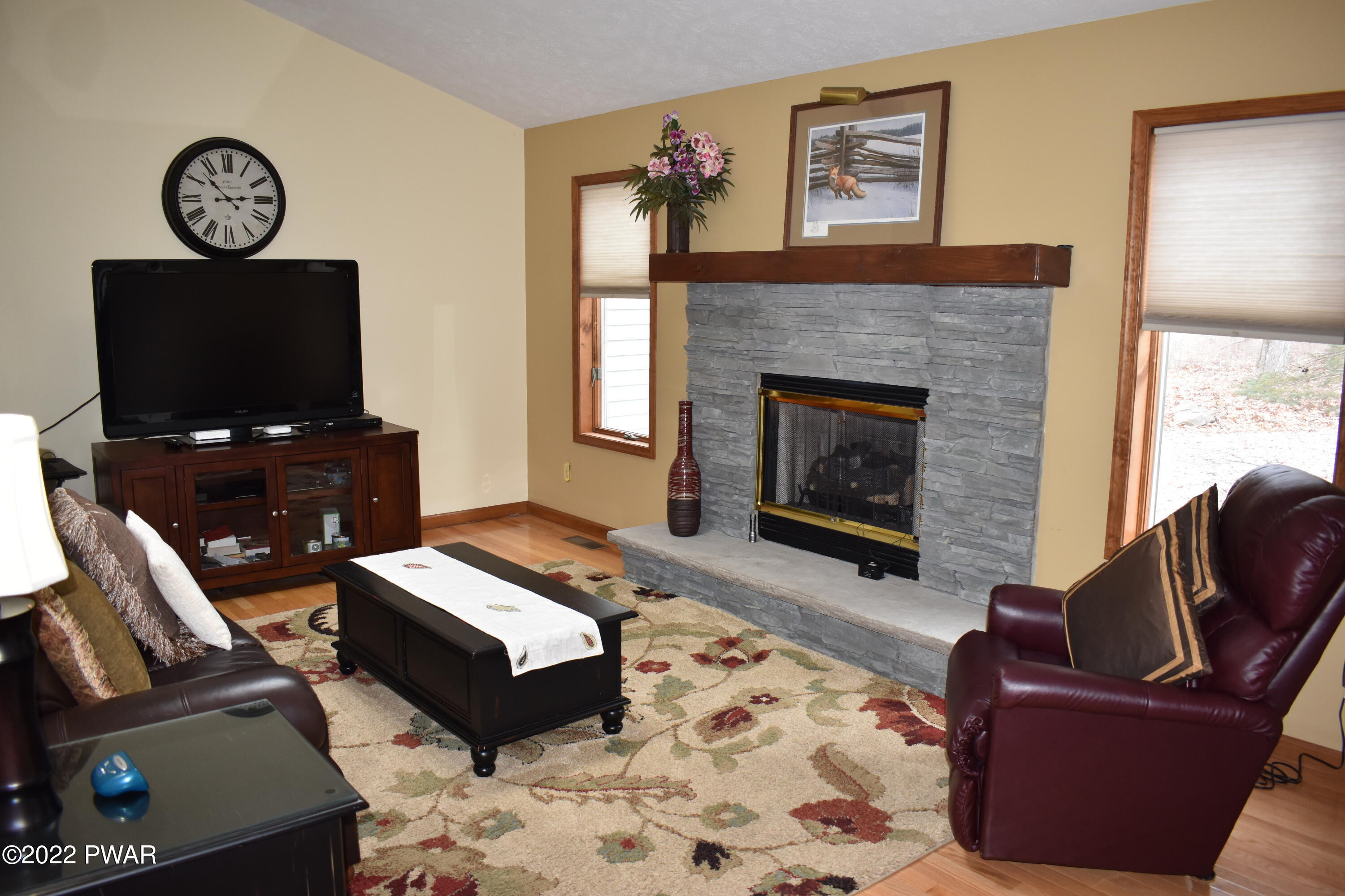 301 Maple Ridge Drive Hawley, PA 18428 - Photo 5 of 34 006