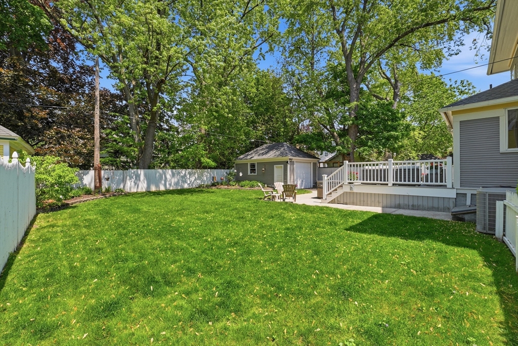 114 Maplewood Terrace Springfield, MA 01108 - Photo 38 of 42