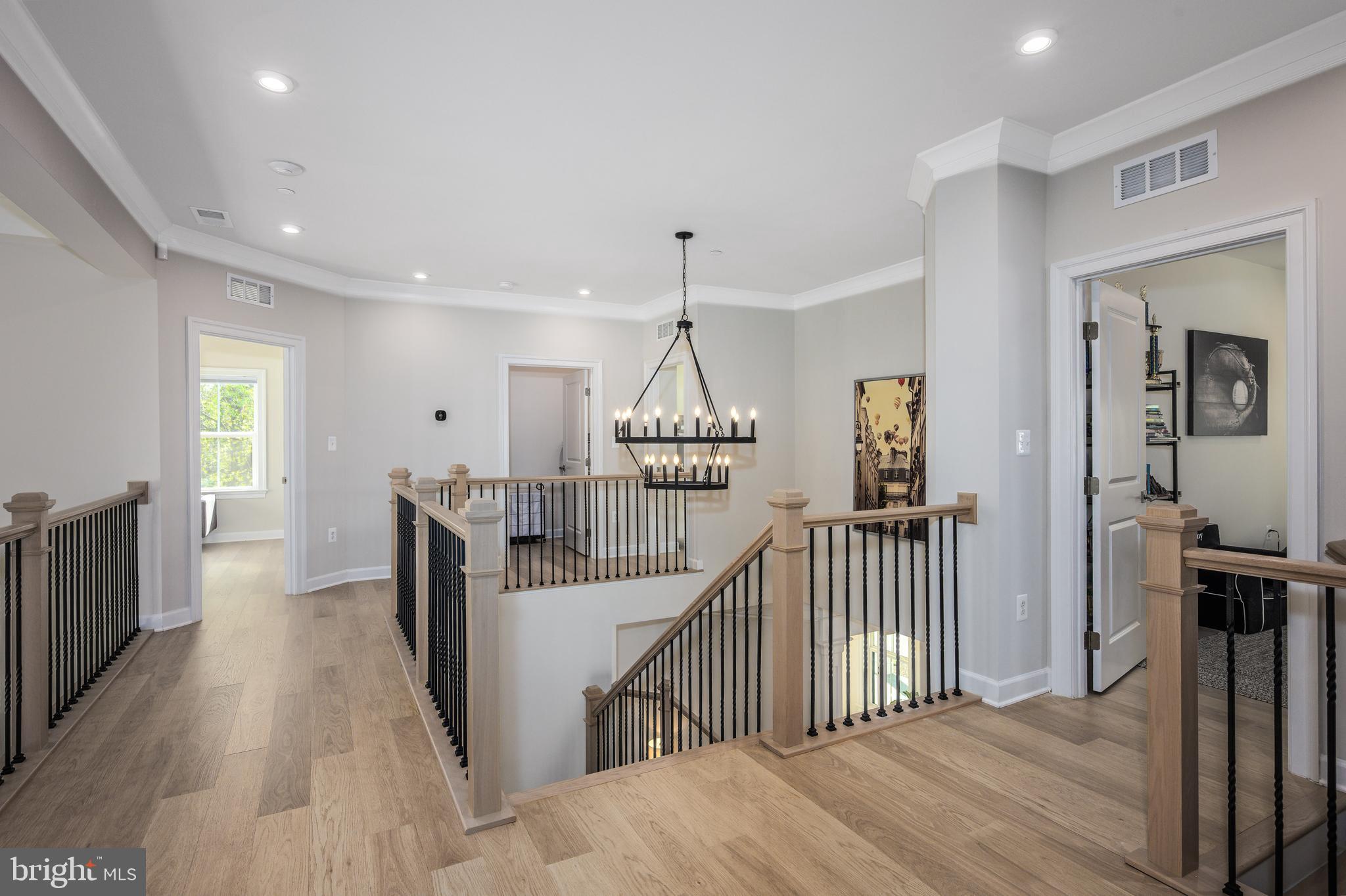 13405 Query Mill Road North Potomac, MD 20878 - Photo 38 of 57 Upper Hallway