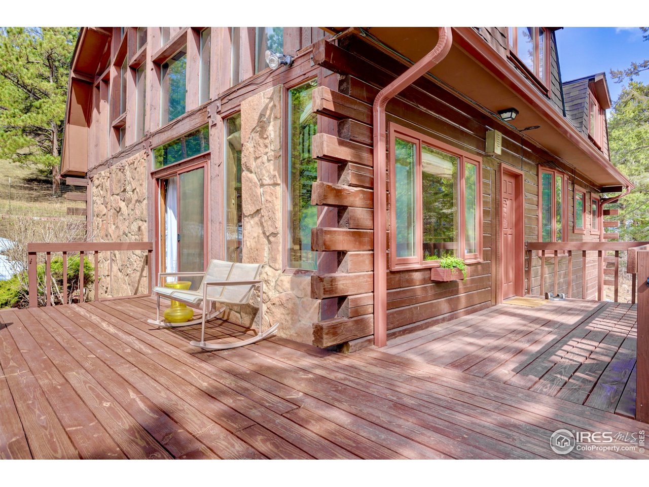 601 Pika Road Boulder, CO 80302 - Photo 26 of 38 a view of living room and wooden floor
