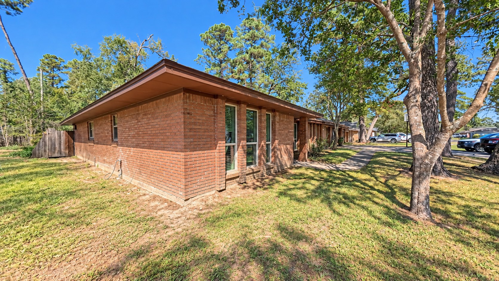 2118 Eagle Point Road Crosby, TX 77532 - Photo 2 of 15 Gallery Image 2