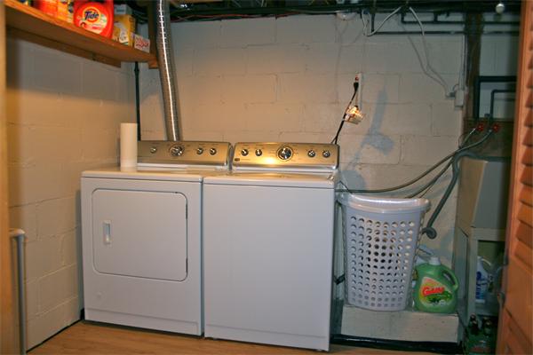 21 Harwood Road Natick, MA 01760 - Photo 18 of 20 a utility room with dryer and washer