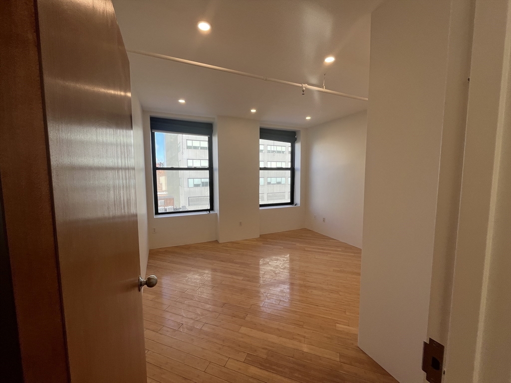 449-463 Washington Street, Unit 7D Boston, MA 02111 - Photo 17 of 26