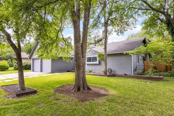 $649,900 | 11402 Santa Cruz Drive, Austin, TX 78759