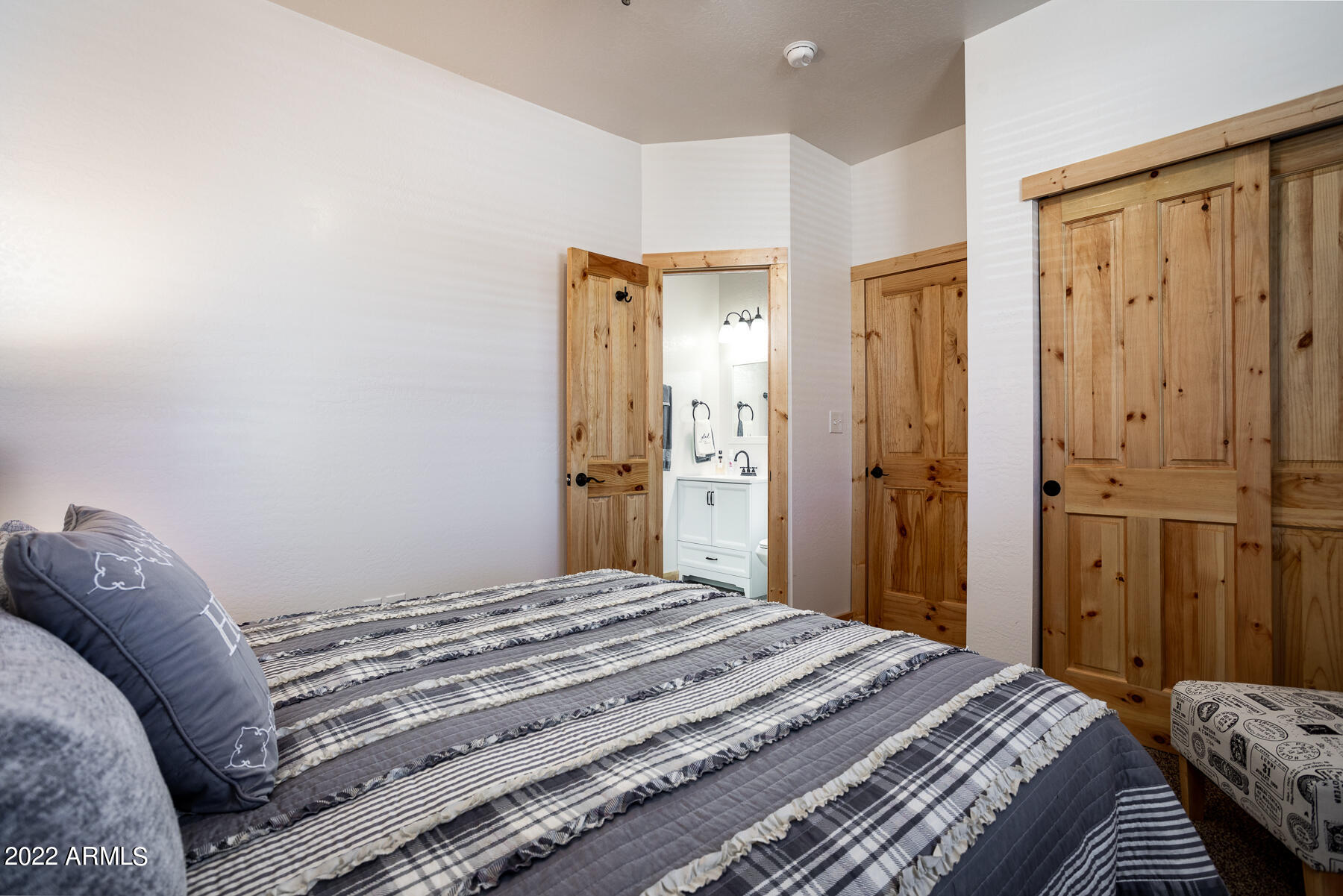 2728 Bain Trail Overgaard, AZ 85933 - Photo 15 of 38 2728 Bain Trail