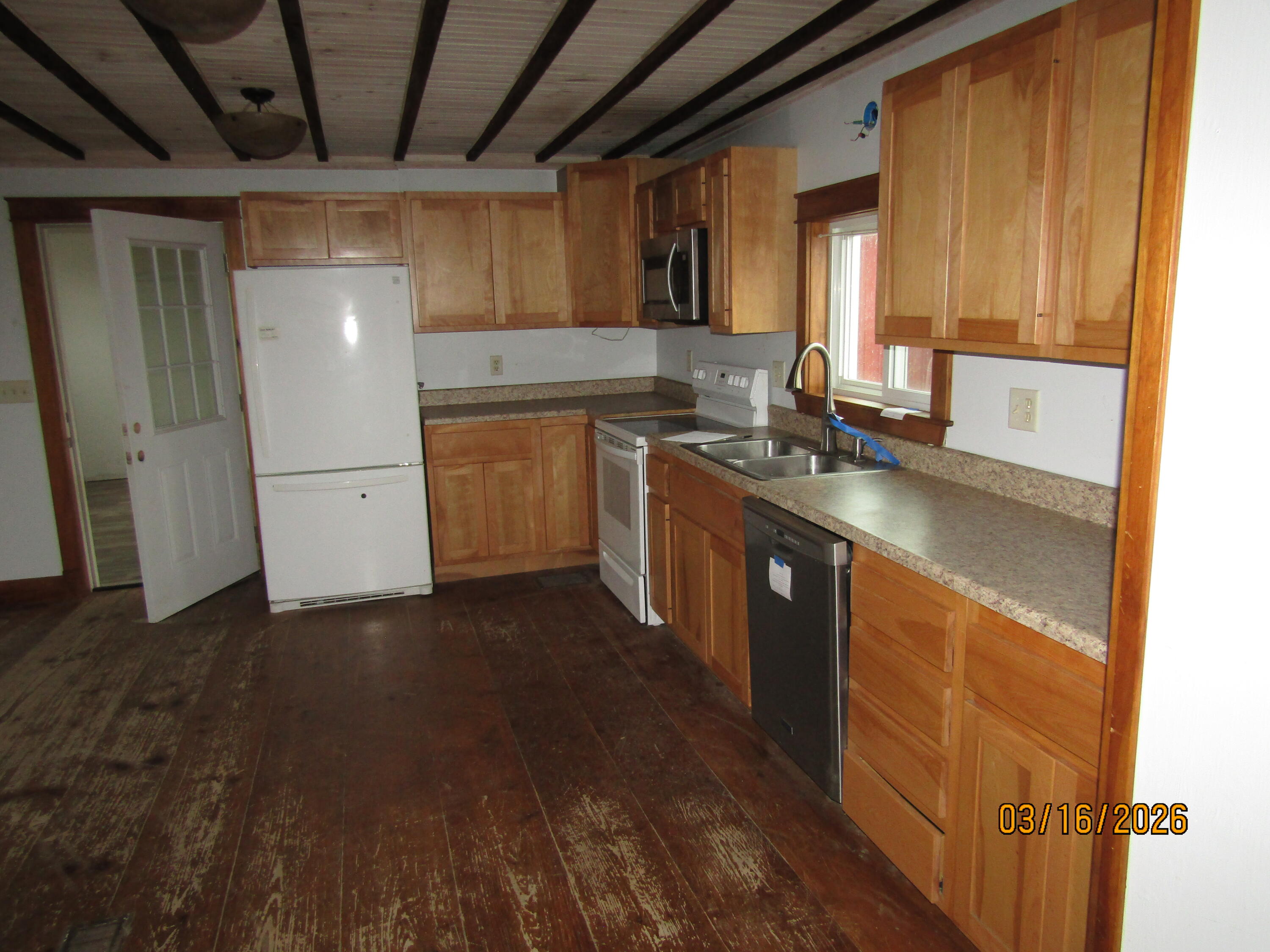 535 Enfield Road Lincoln, ME 04457 - Photo 3 of 18 IMG_2077