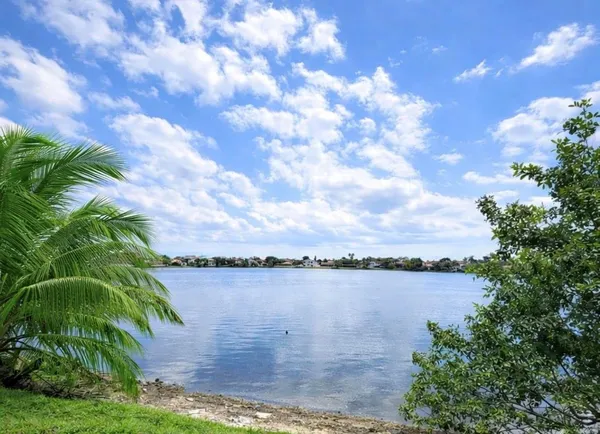 $2,690 | 6354 Buena Vista Drive, Margate, FL 33063