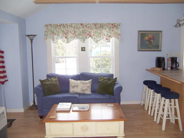 $185 | 65 Lakeview Avenue, Bristol, NH 03222