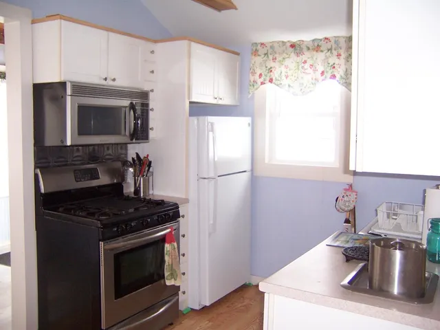 $185 | 65 Lakeview Avenue, Bristol, NH 03222