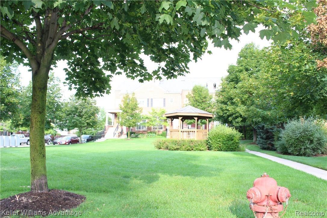 16846 Farmington Road Livonia, MI 48154 - Photo 14 of 14 IMG_3735.JPG