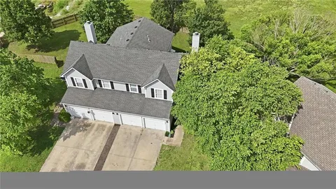 $260,000 | 21691 South Main Street, Spring Hill, KS 66083