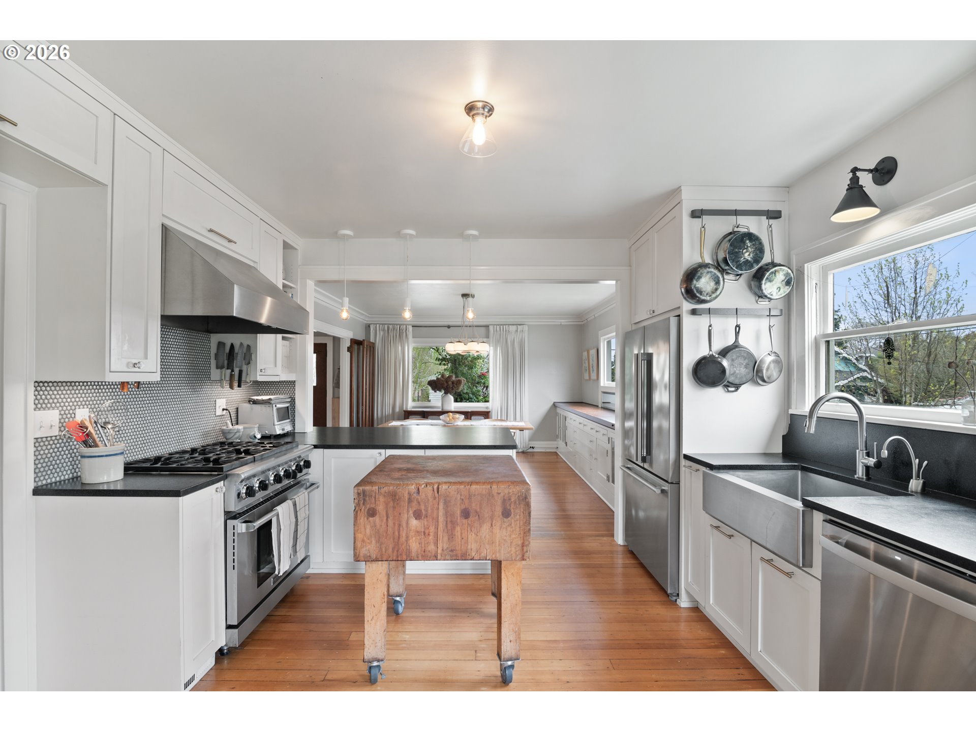 1806 North Terry Street Portland, OR 97217 - Photo 16 of 48 Kitchen