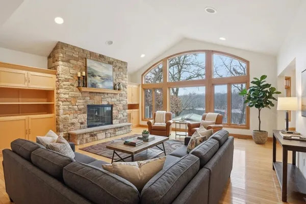 $919,900 | N4371 County Road V, Poynette, WI 53955