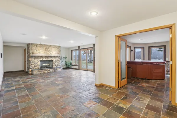 $919,900 | N4371 County Road V, Poynette, WI 53955