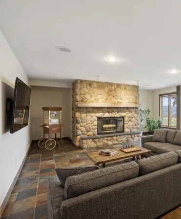 $919,900 | N4371 County Road V, Poynette, WI 53955