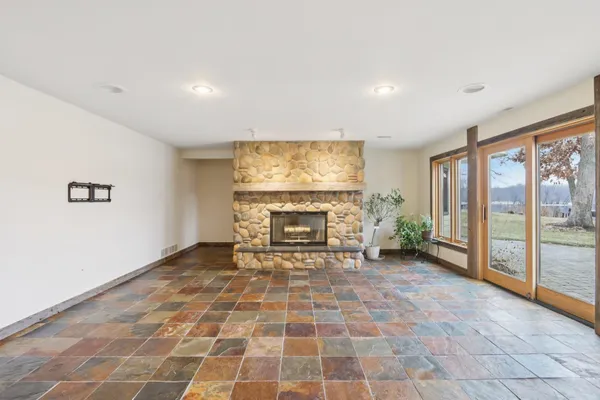 $919,900 | N4371 County Road V, Poynette, WI 53955