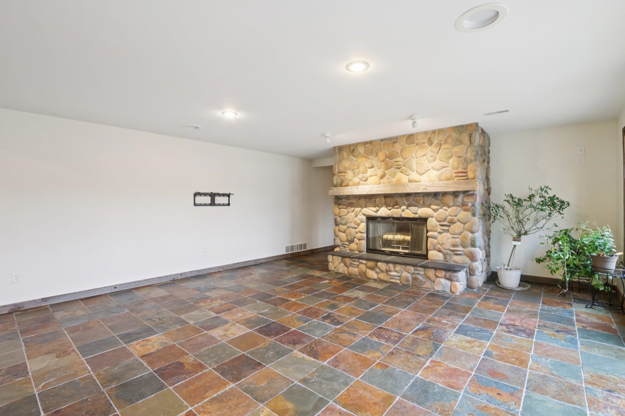 N4371 County Road V Poynette, WI 53955 - Photo 37 of 72