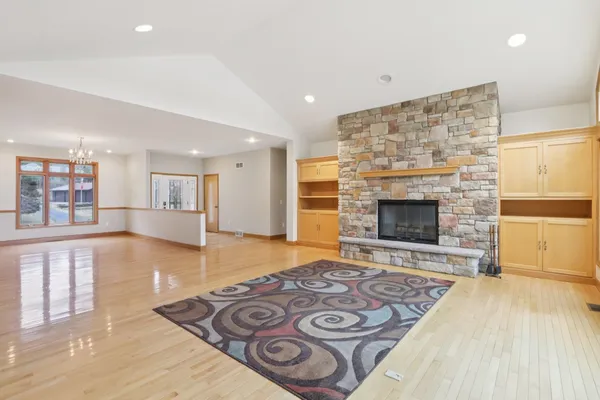 $919,900 | N4371 County Road V, Poynette, WI 53955