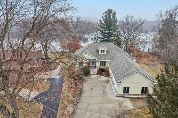 $919,900 | N4371 County Road V, Poynette, WI 53955