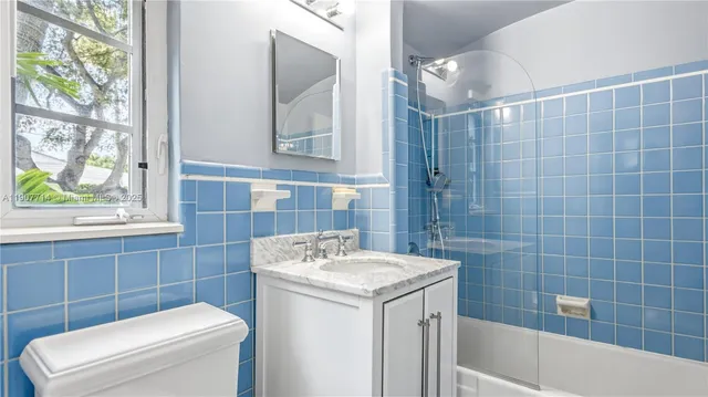 $4,800,000 | 4805 Cherokee Avenue, Miami Beach, FL 33140