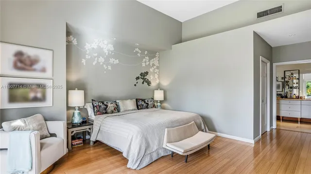 $4,800,000 | 4805 Cherokee Avenue, Miami Beach, FL 33140