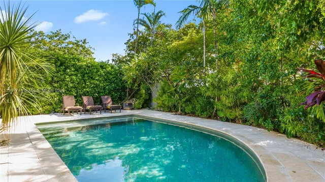 $4,800,000 | 4805 Cherokee Avenue, Miami Beach, FL 33140