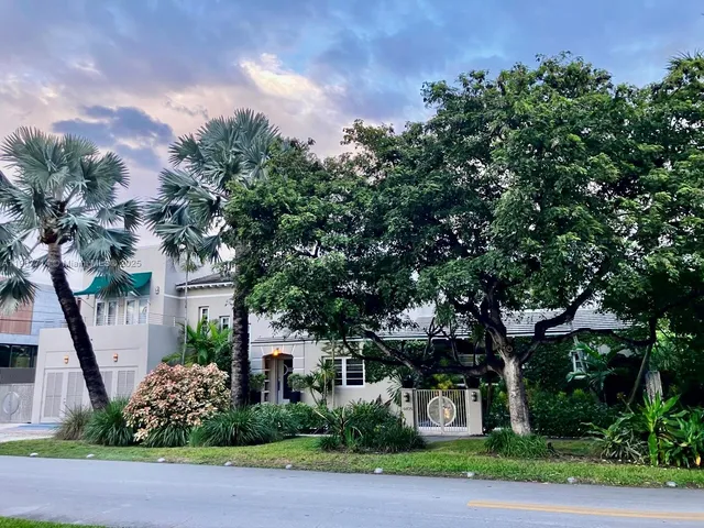 $4,800,000 | 4805 Cherokee Avenue, Miami Beach, FL 33140
