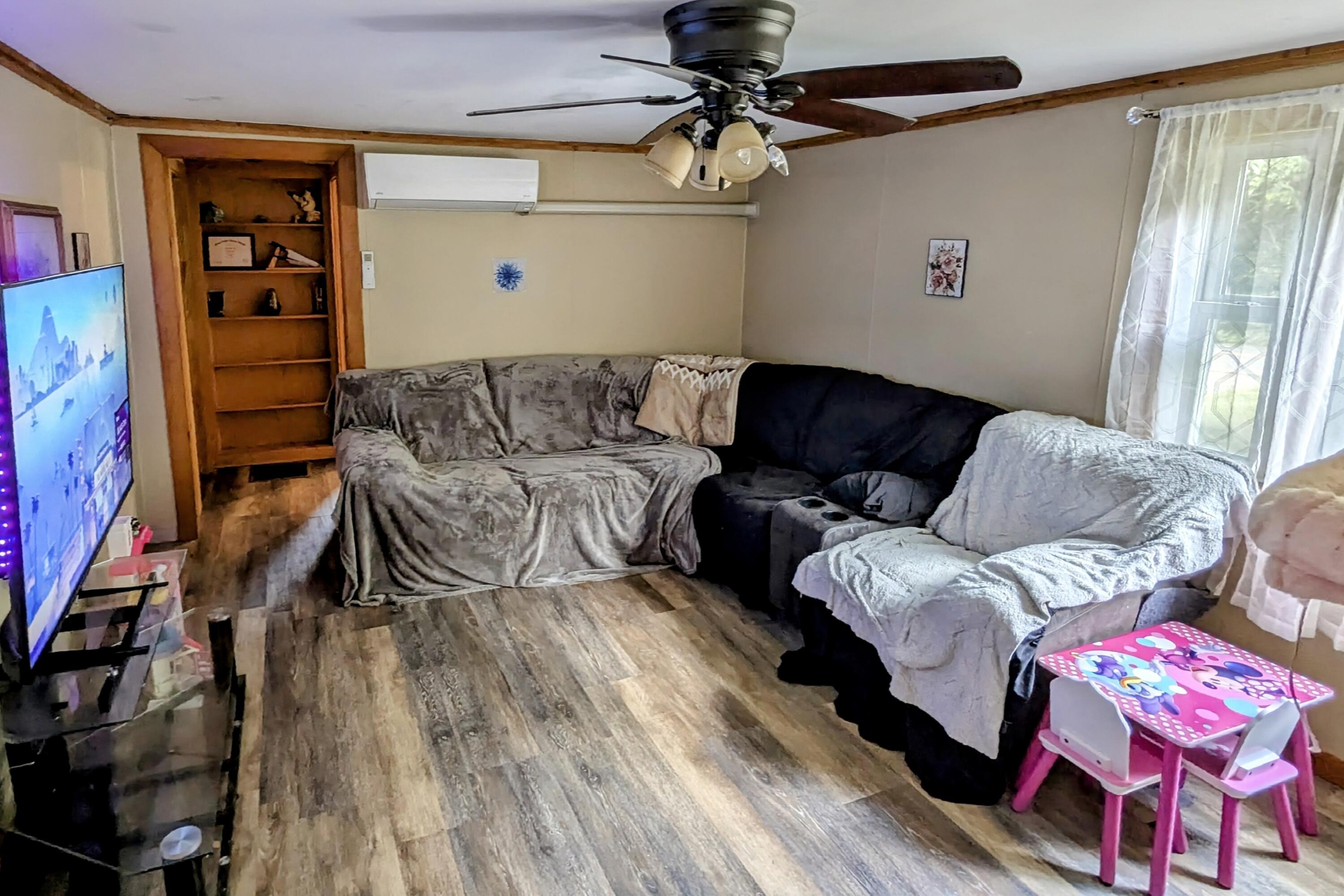 189 Shusta Road Madison, ME 04950 - Photo 19 of 30 Livingroom 1