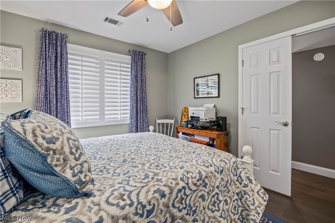 1505 Cleveland Road East, Unit 334 Huron, OH 44839 - Photo 9 of 39 Bedroom 1 and window shutters