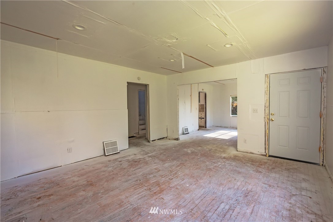 10571 Olalla Valley Road Southeast Olalla, WA 98359 - Photo 12 of 36 Gallery Image 12