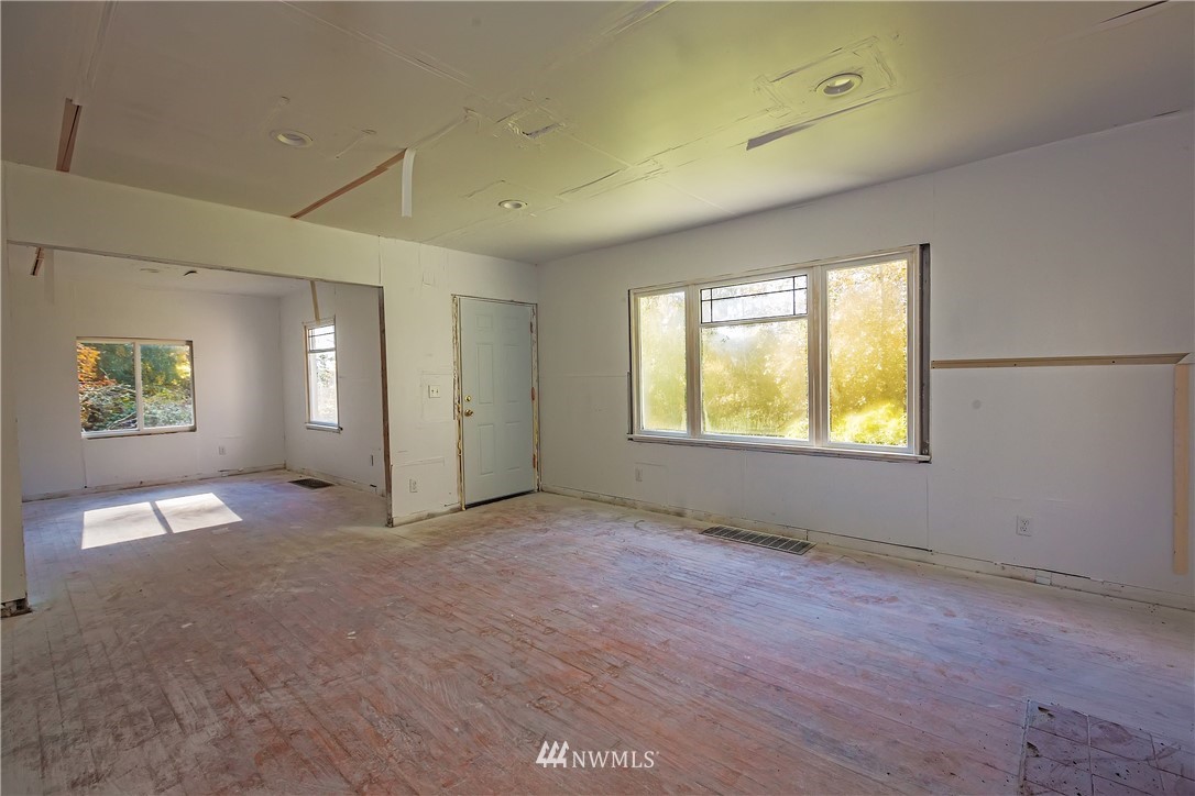 10571 Olalla Valley Road Southeast Olalla, WA 98359 - Photo 13 of 36 Gallery Image 13