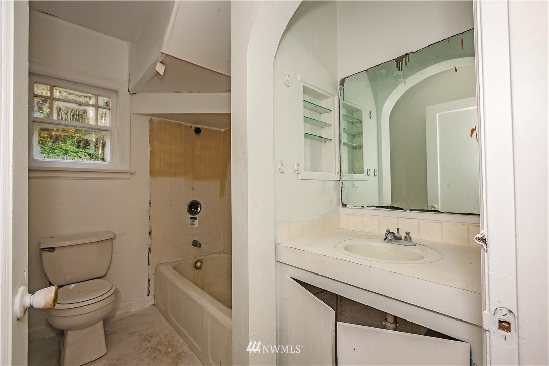 10571 Olalla Valley Road Southeast Olalla, WA 98359 - Photo 17 of 36 Gallery Image 17