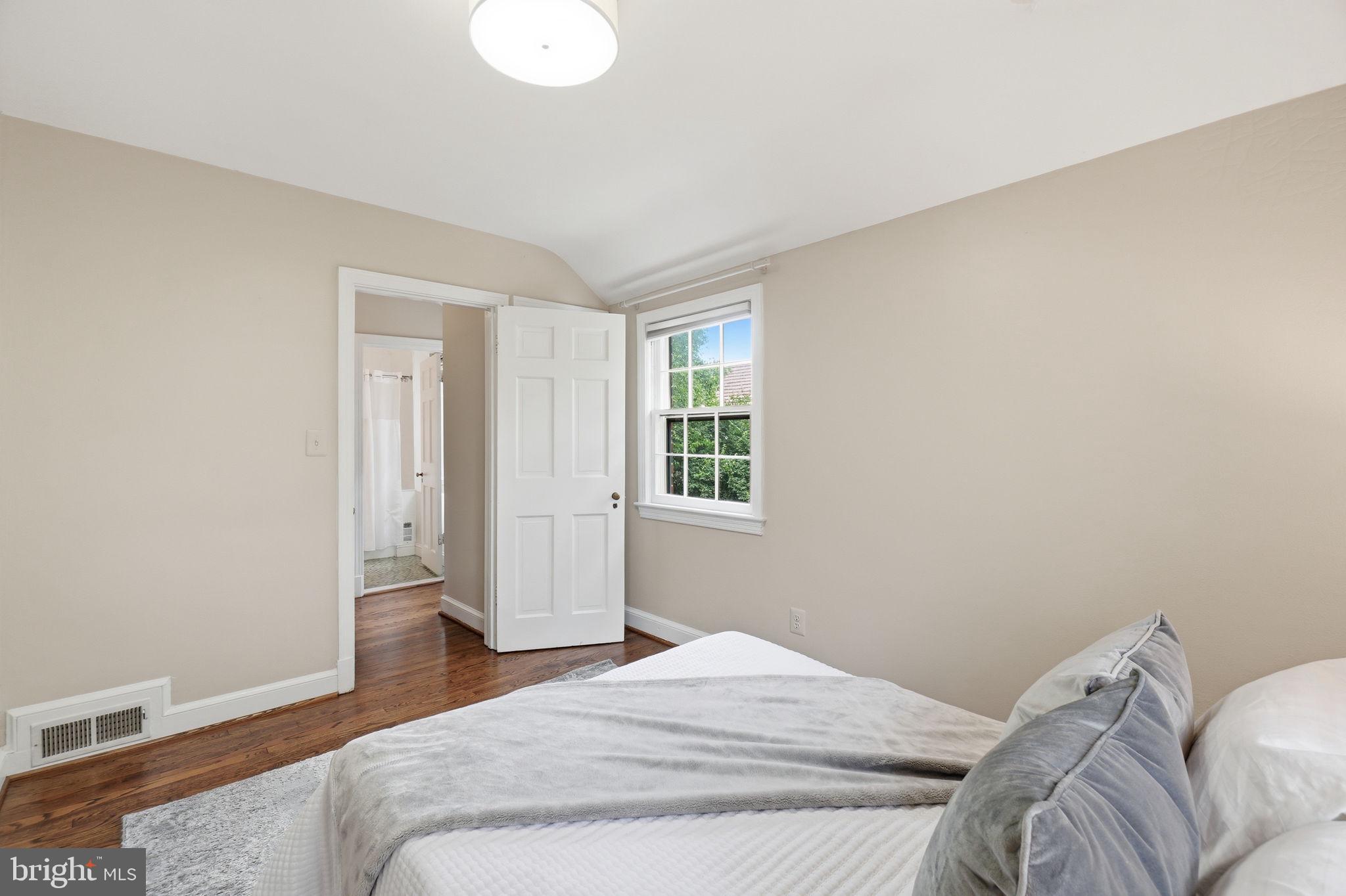 1251 South Oakcrest Road Arlington, VA 22202 - Photo 27 of 57