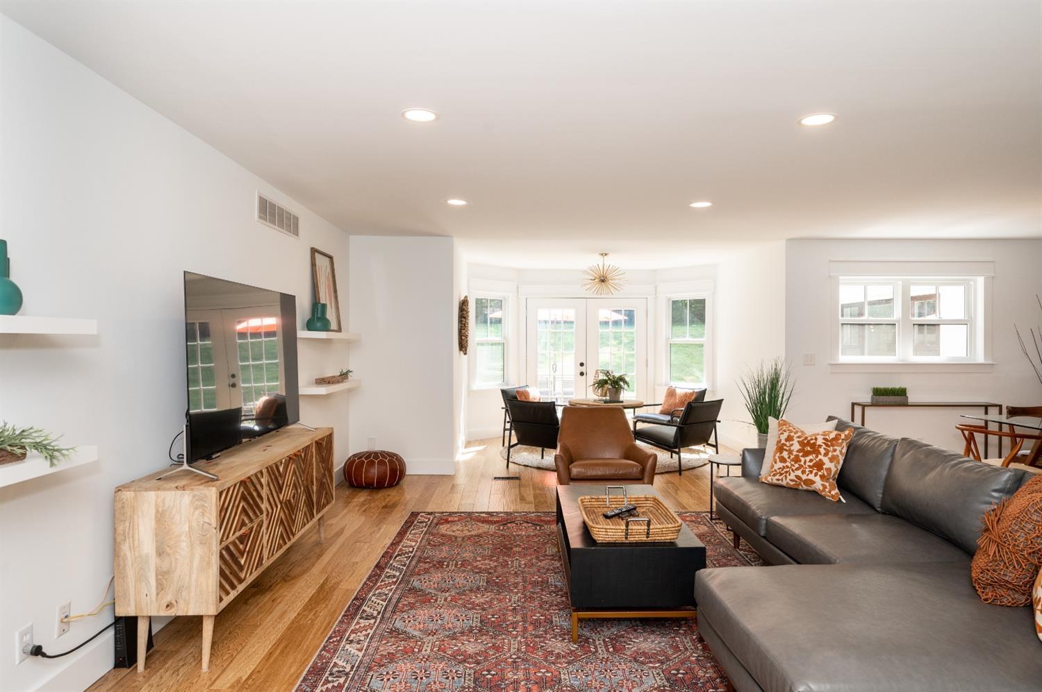 7635 Demar Road Cincinnati, OH 45243 - Photo 5 of 49