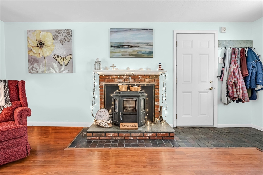 25 Spring Valley Road East Longmeadow, MA 01028 - Photo 8 of 42 Gallery Image 8