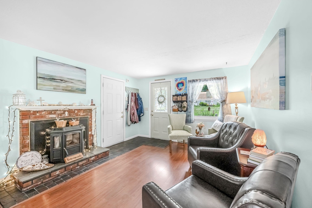 25 Spring Valley Road East Longmeadow, MA 01028 - Photo 9 of 42 Gallery Image 9