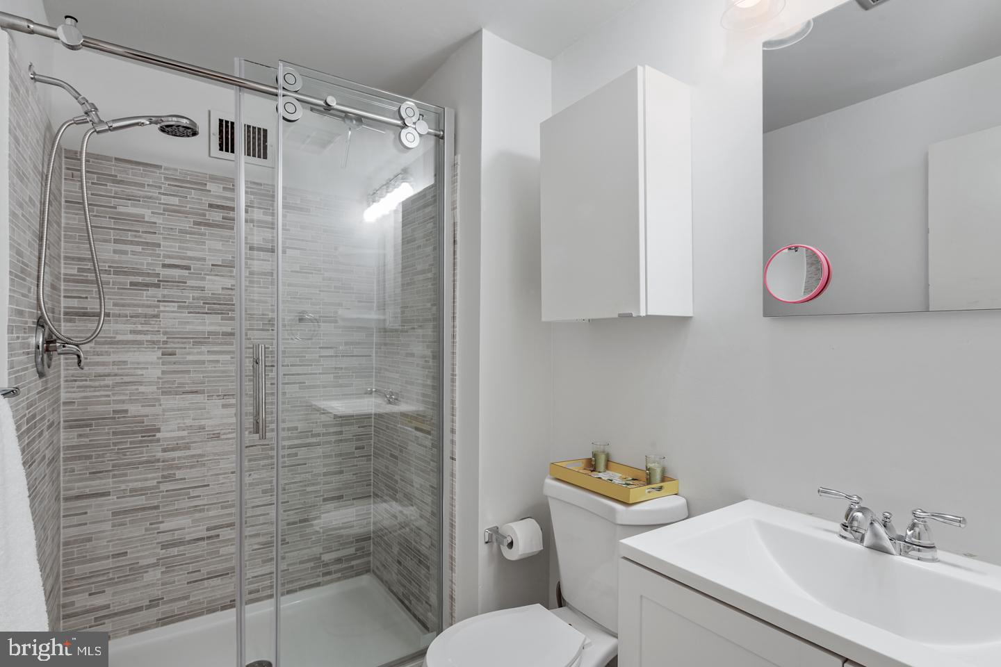104 Lantoga Road, Unit 3 Wayne, PA 19087 - Photo 20 of 25 Master bath