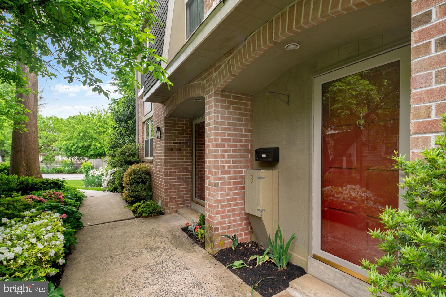 104 Lantoga Road, Unit 3 Wayne, PA 19087 - Photo 3 of 25 Front door