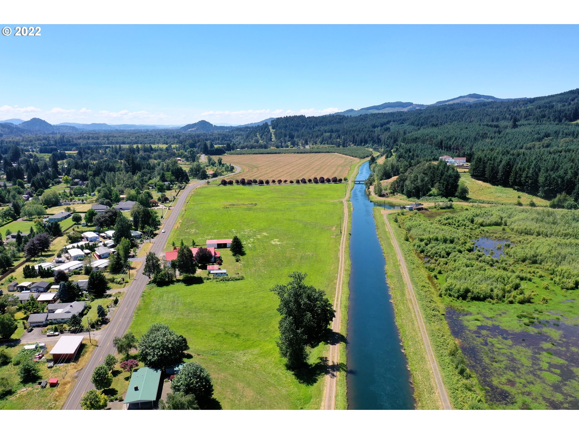 39321 Camp Creek Road Springfield, OR 97478 - Photo 3 of 32 a view of a city