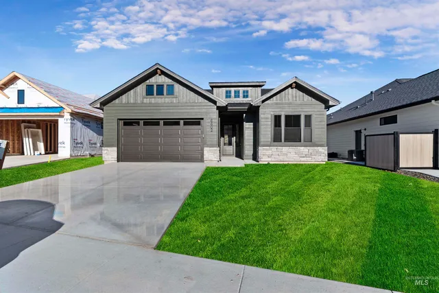 $719,880 | 6402 East One Tree Place, Eagle, ID 83714