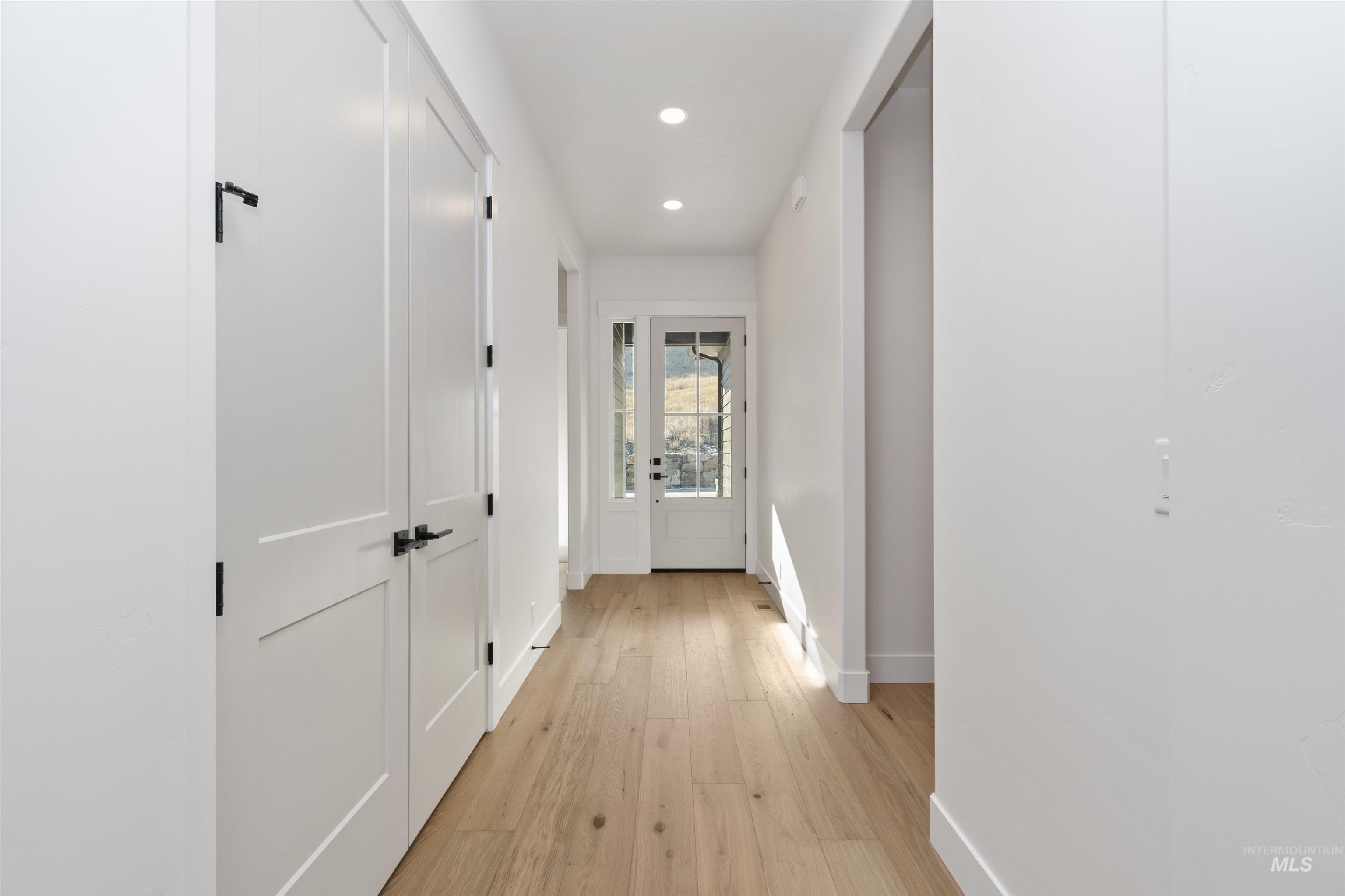 6402 East One Tree Place Eagle, ID 83714 - Photo 3 of 27