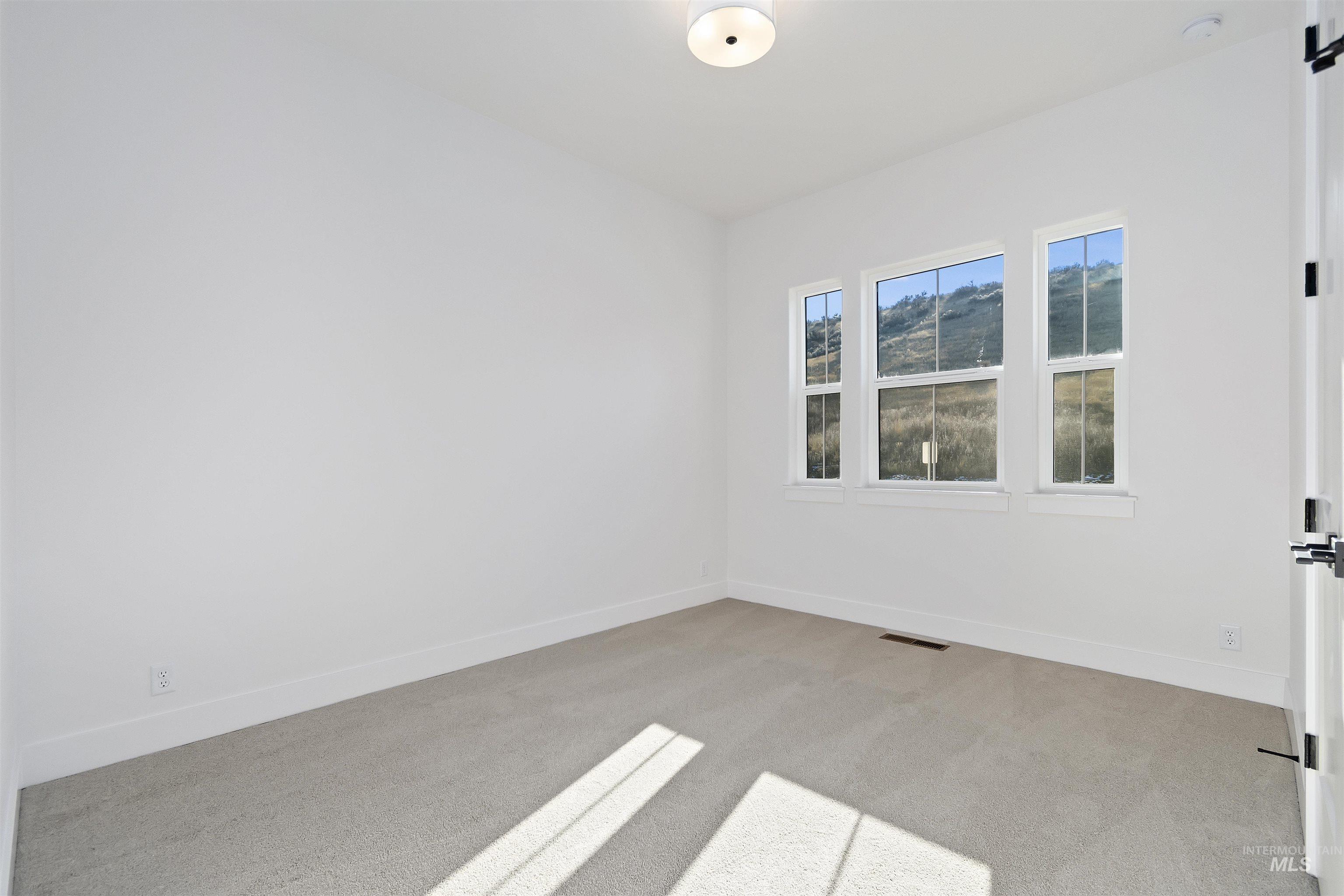 6402 East One Tree Place Eagle, ID 83714 - Photo 4 of 27