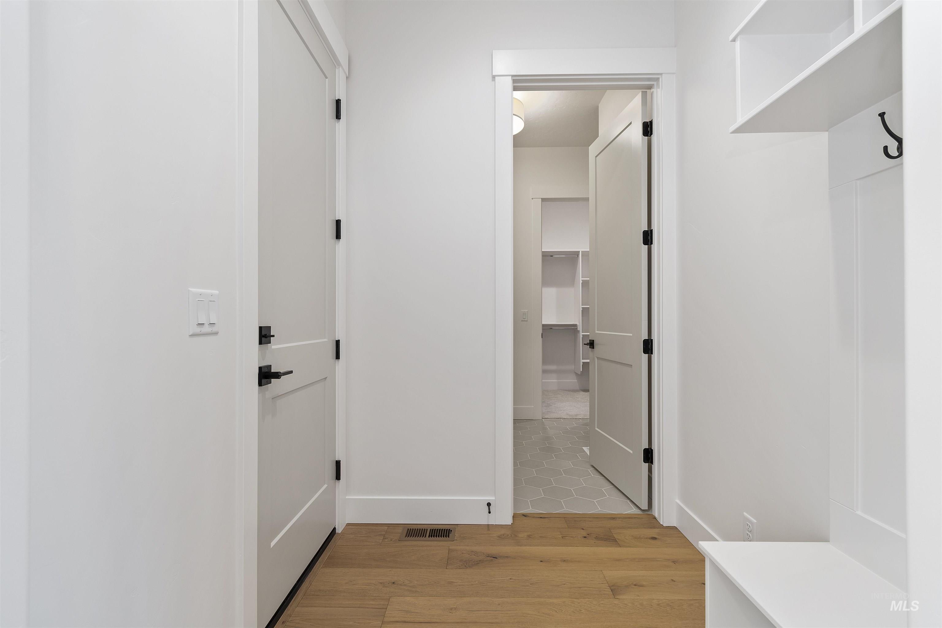 6402 East One Tree Place Eagle, ID 83714 - Photo 7 of 27