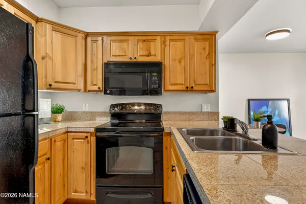 $259,900 | 3200 South Litzler Drive, Unit 4214, Flagstaff, AZ 86005
