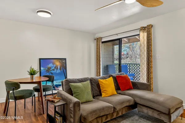 $259,900 | 3200 South Litzler Drive, Unit 4214, Flagstaff, AZ 86005